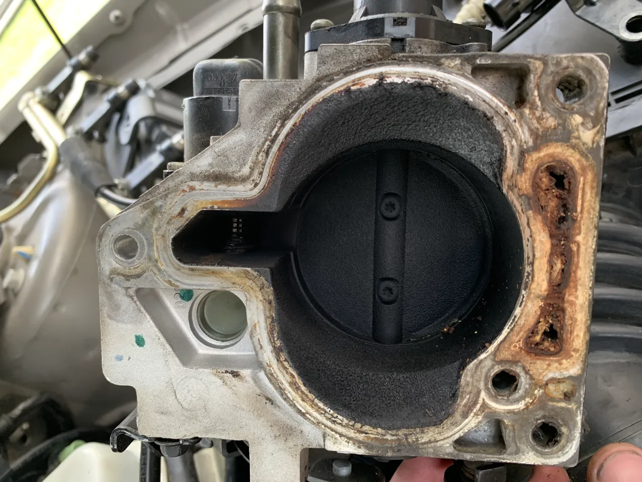 Throttle Body before HHO cleaning